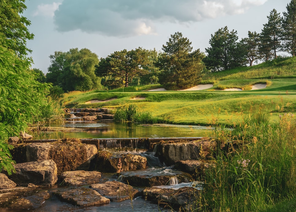 /content/dam/images/golfdigest/fullset/course-photos-for-places-to-play/Canada GC 6.jpg